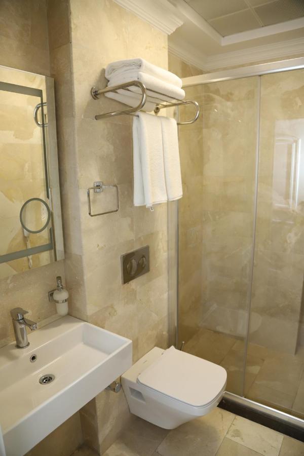 Novus Hotel Истанбул Екстериор снимка