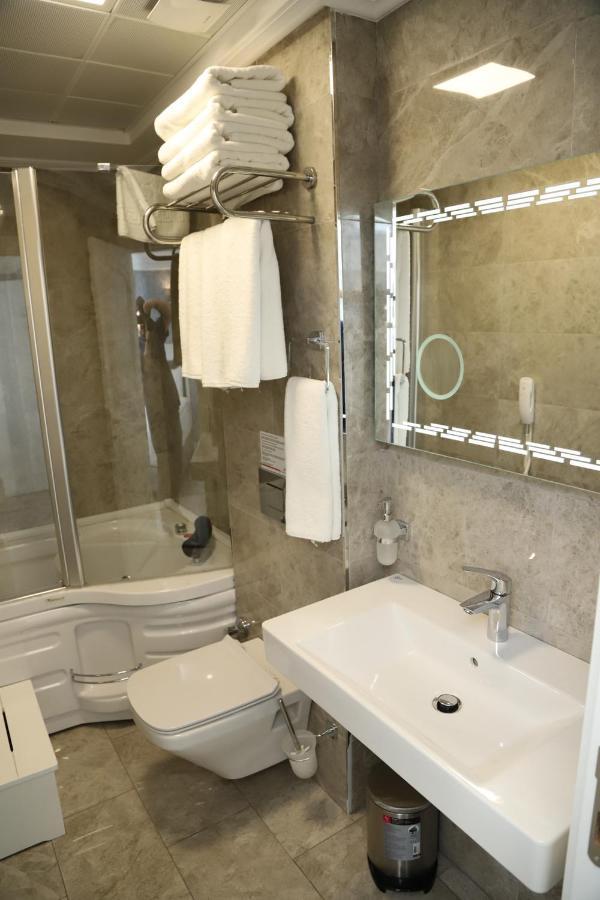 Novus Hotel Истанбул Екстериор снимка